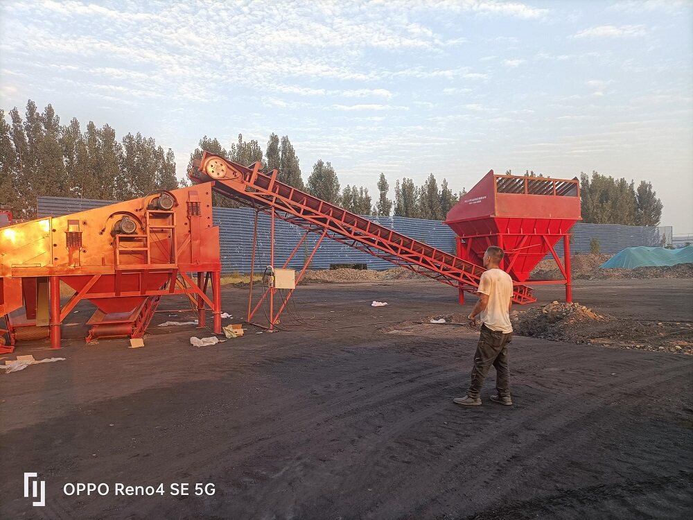 河北平山縣孟耳莊200型分煤機投入生產使用